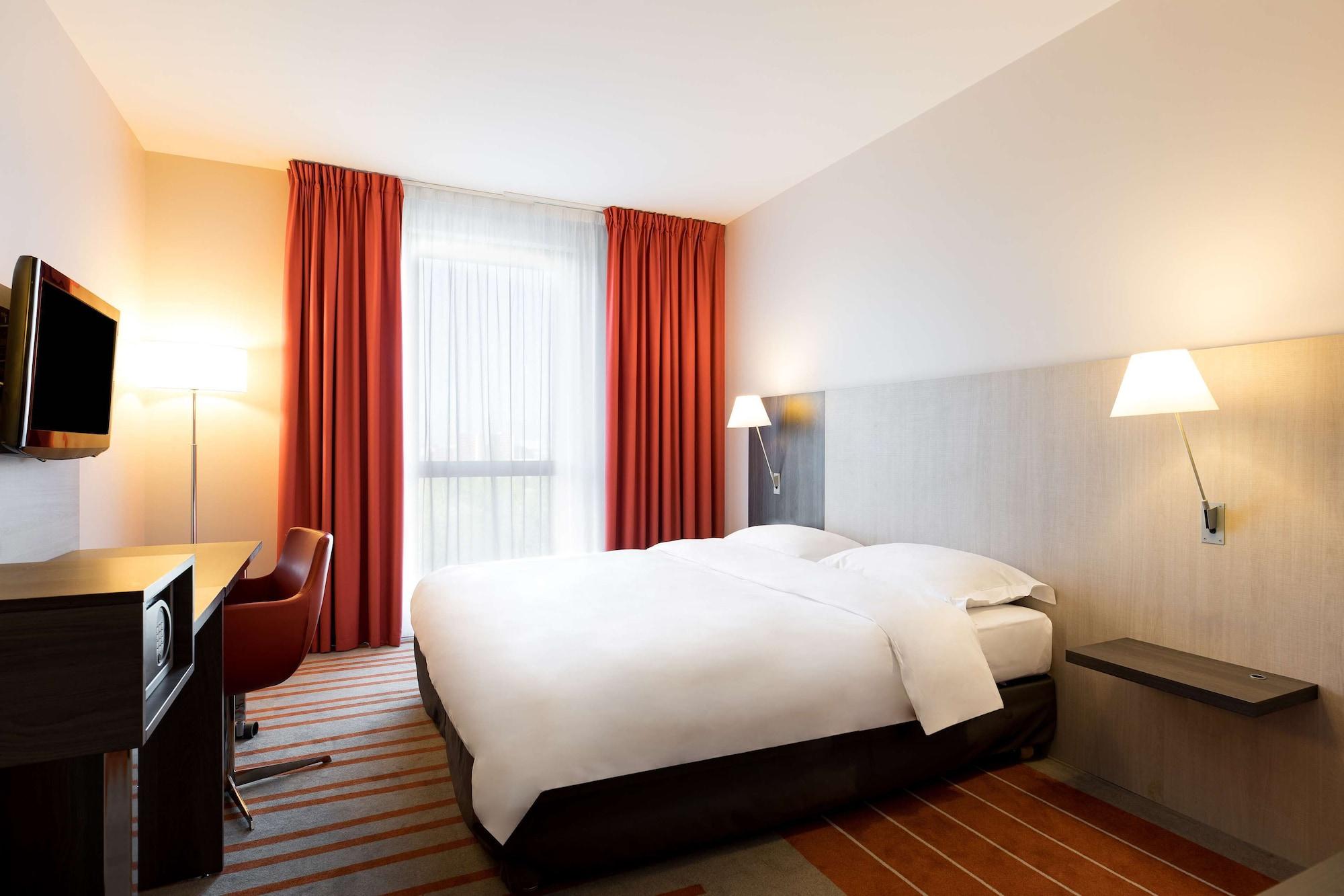 Park Inn by Radisson Lille Grand Stade Villeneuve-d’Ascq Exterior foto