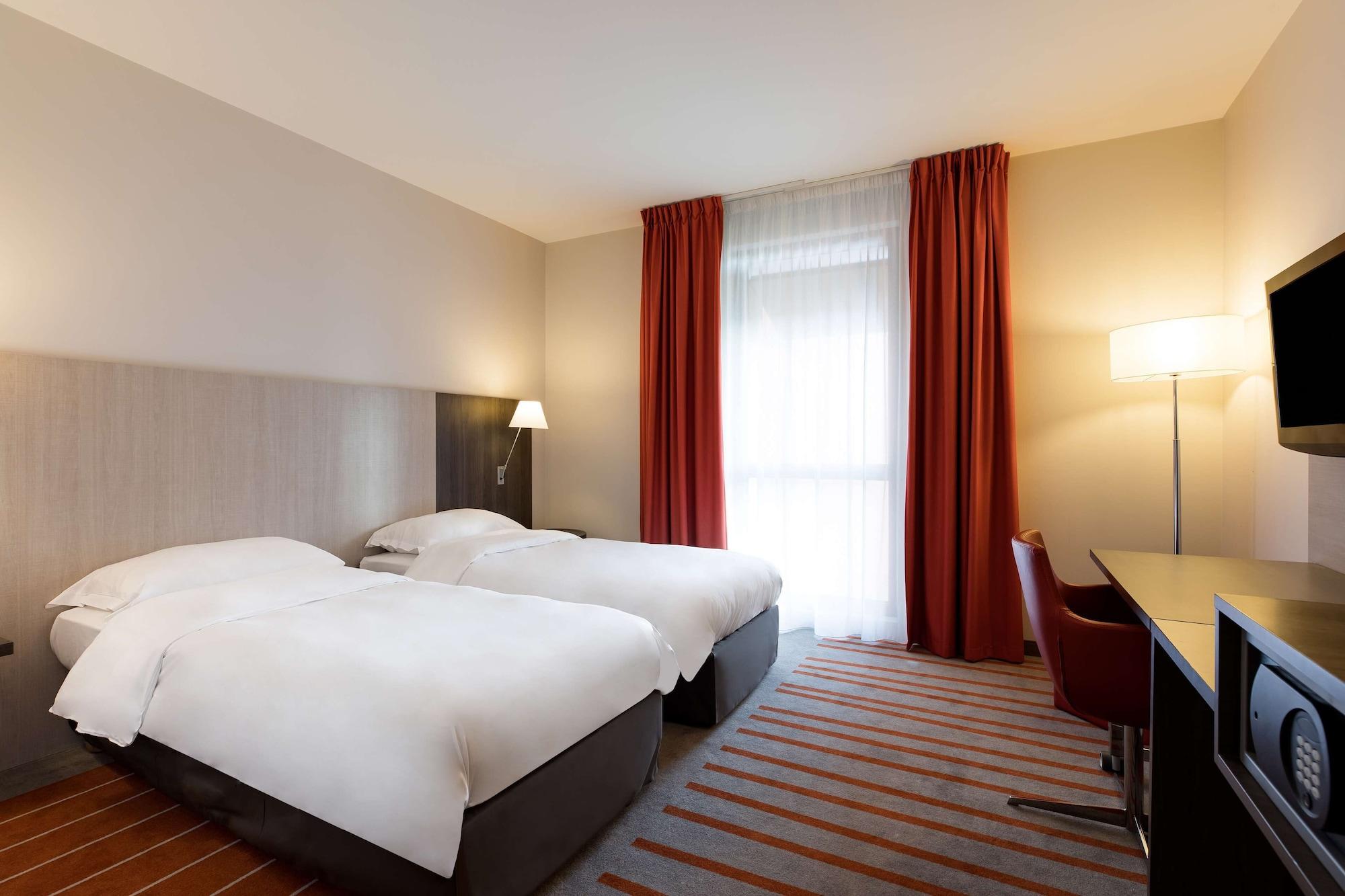 Park Inn by Radisson Lille Grand Stade Villeneuve-d’Ascq Exterior foto