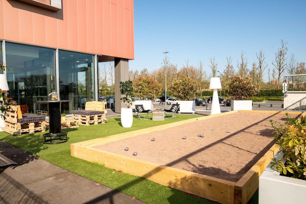 Park Inn by Radisson Lille Grand Stade Villeneuve-d’Ascq Exterior foto