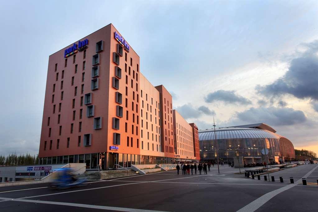 Park Inn by Radisson Lille Grand Stade Villeneuve-d’Ascq Exterior foto
