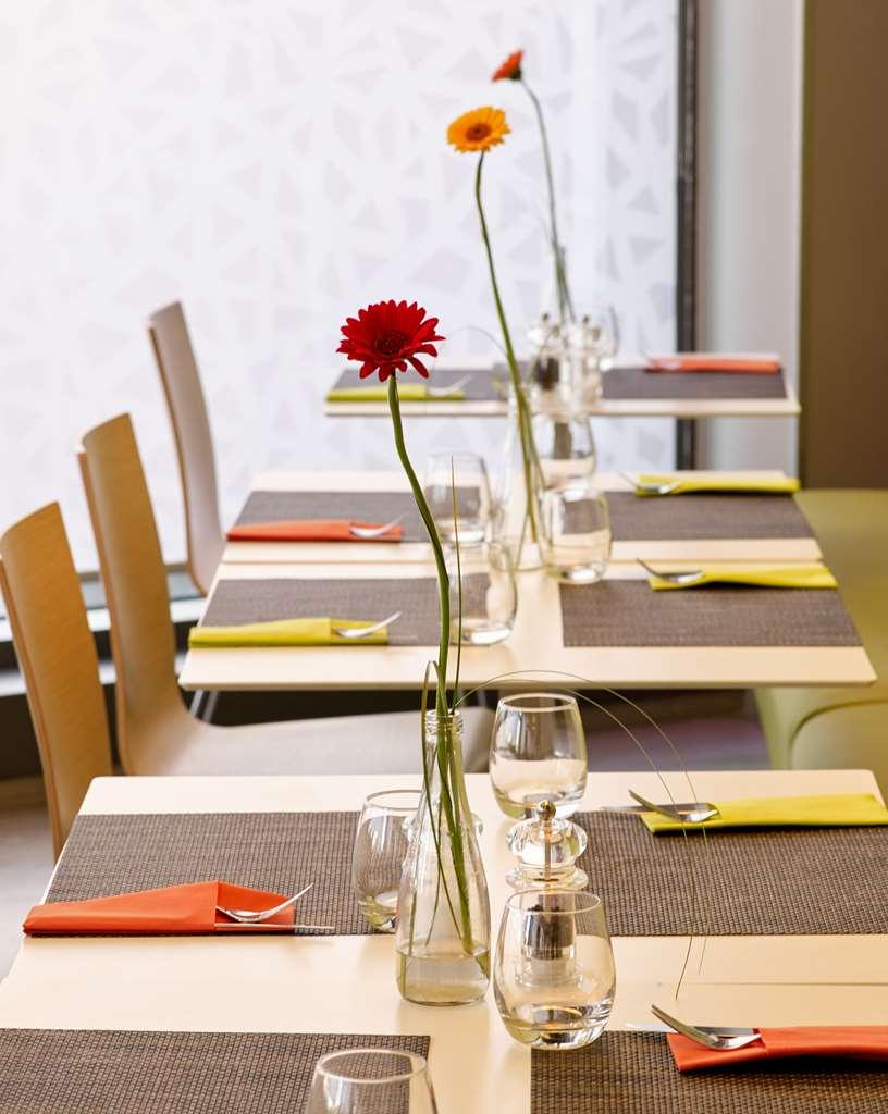 Park Inn by Radisson Lille Grand Stade Villeneuve-d’Ascq Restaurant foto
