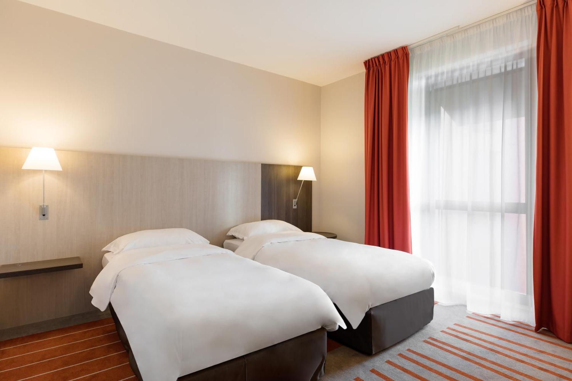 Park Inn by Radisson Lille Grand Stade Villeneuve-d’Ascq Exterior foto